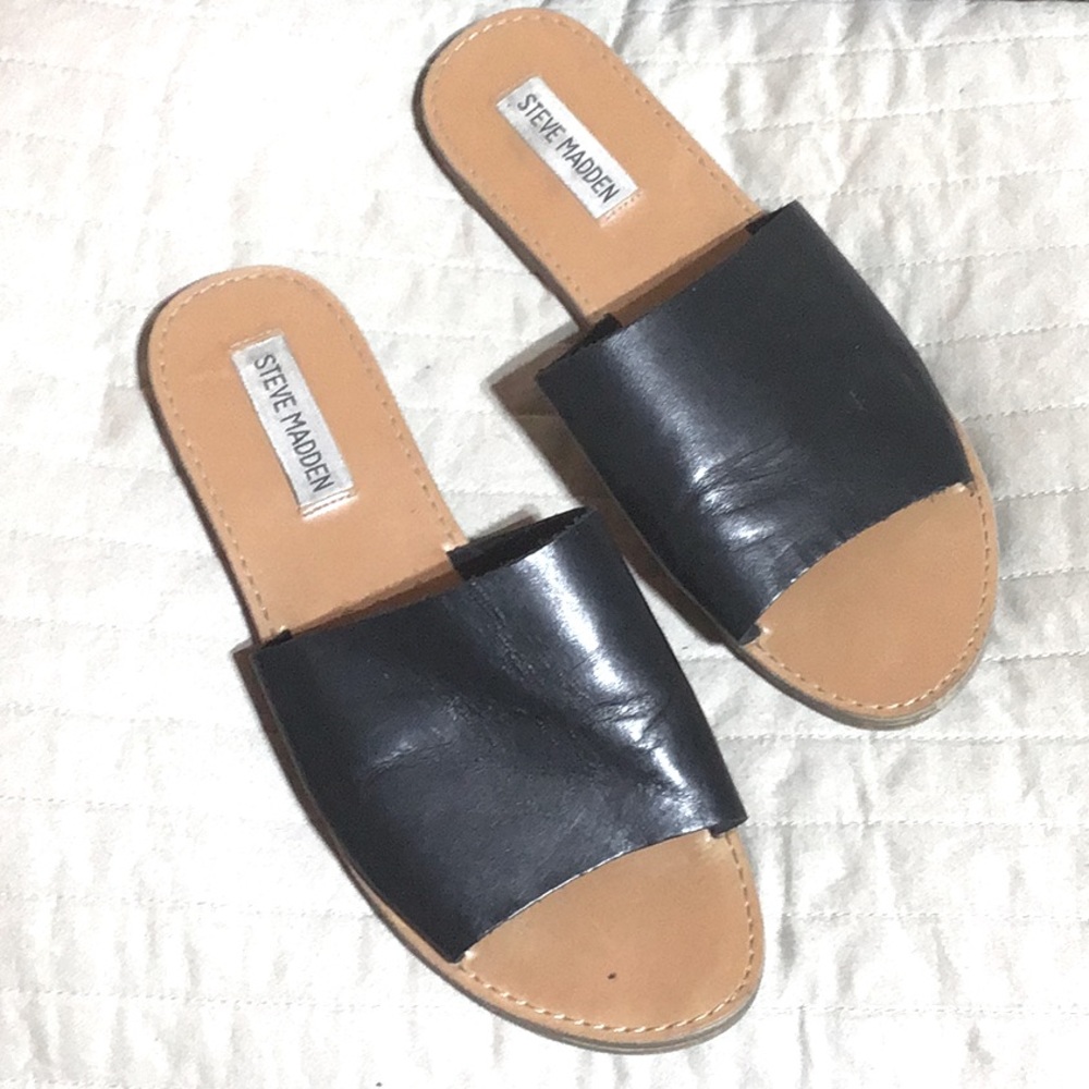 Steve Madden Black leather slide on sandals